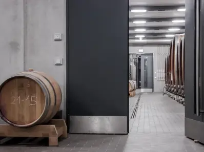 Perfekte gaver til vinelskeren med en lille vinkælder