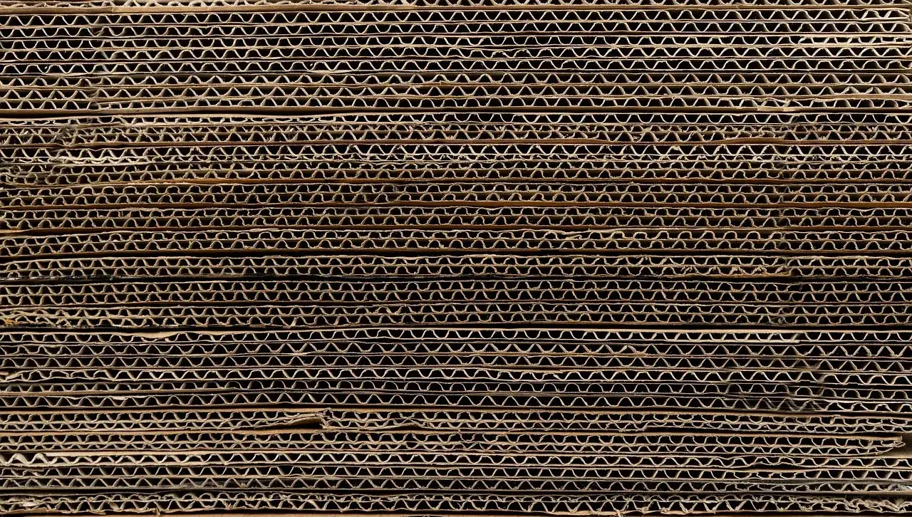 Sådan bygger du en pengelabyrint i en gaveæske af karton