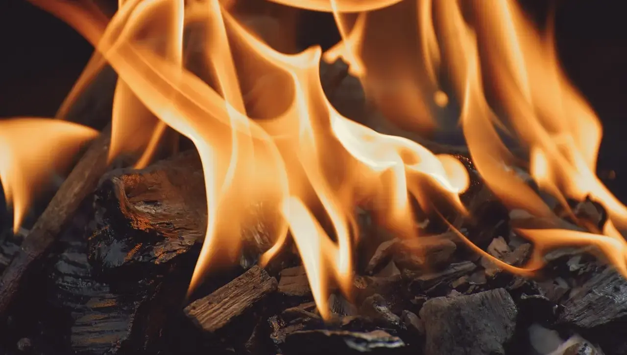 Sådan laver du en mini-piñata til pengegaver - trin for trin